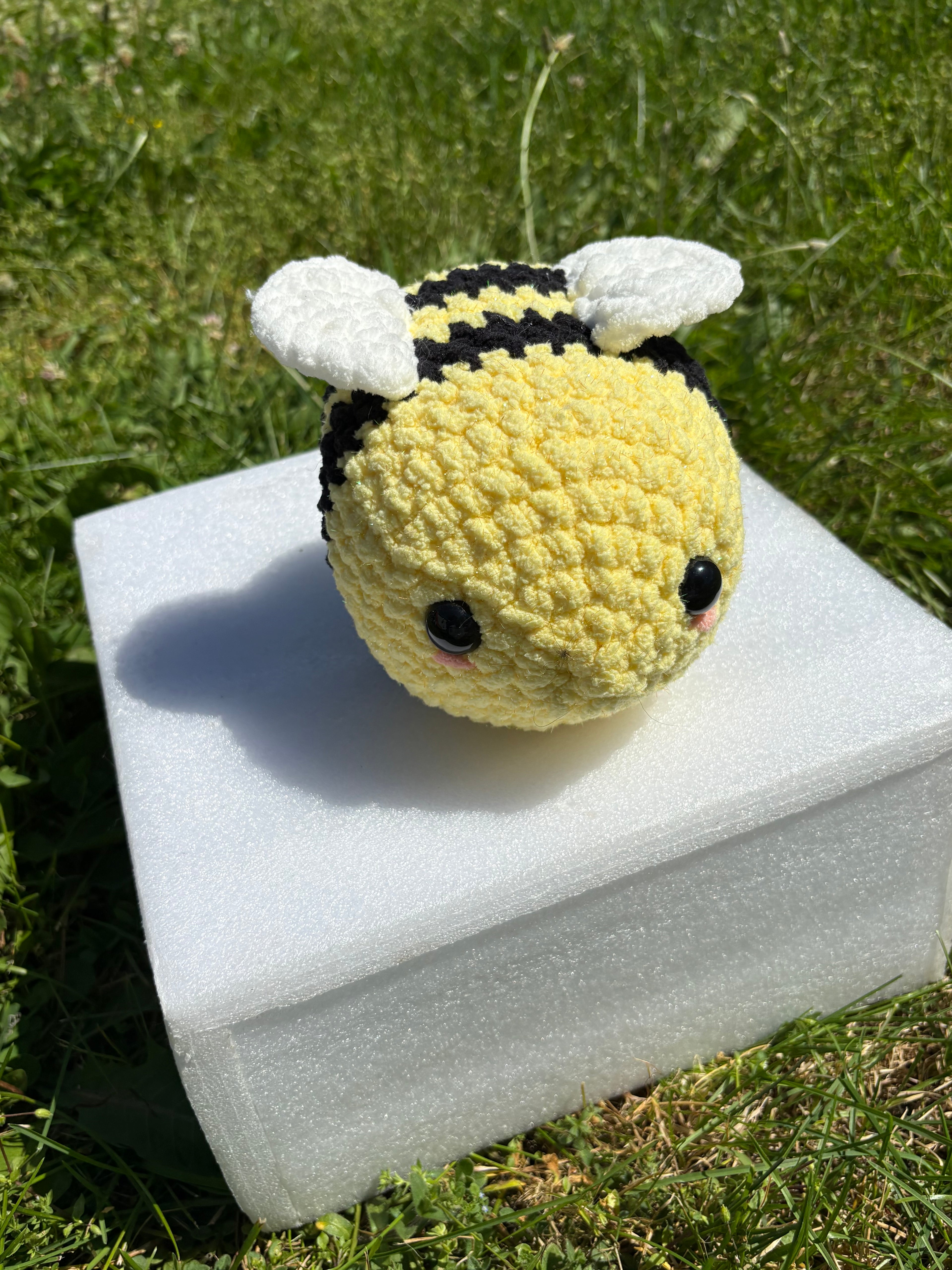 Sparkly bee